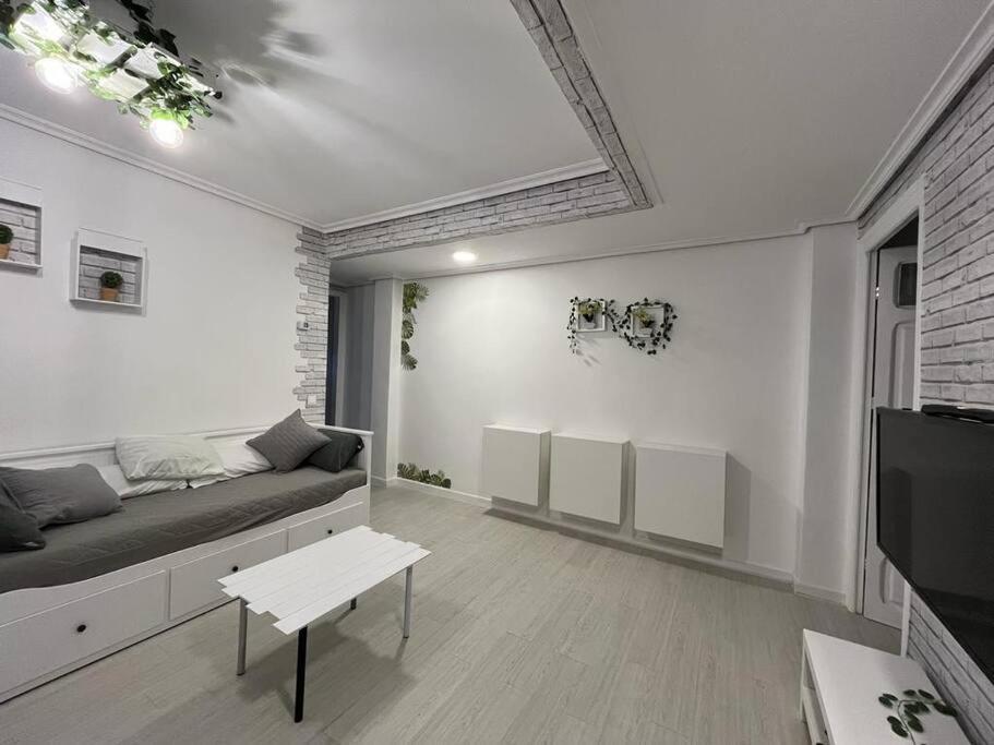 Apartamento Eguzkilore. ログローニョ エクステリア 写真